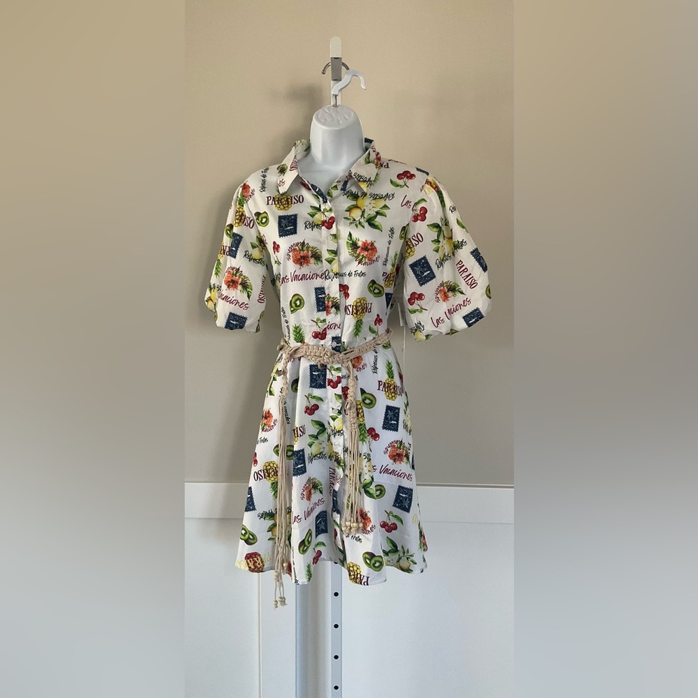 Truth NYC Fruit Theme Button Down Dress.
Size Medium.